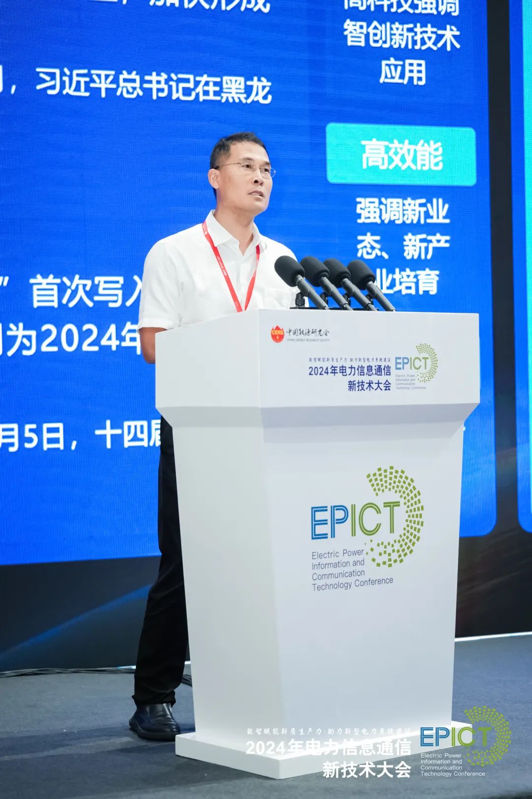 jiuyou.com软件：全栈AI、软硬一体，构筑人机共进的智能生态系统