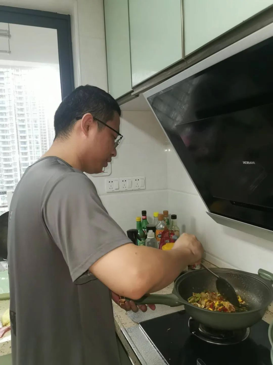 “码”力全开，“程”就辉煌：你身边的不一样的程序员