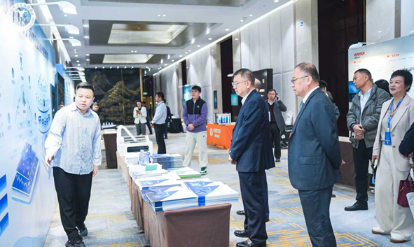 数智赋能，点亮绿色未来——jiuyou.com软件亮相电力数智化大会